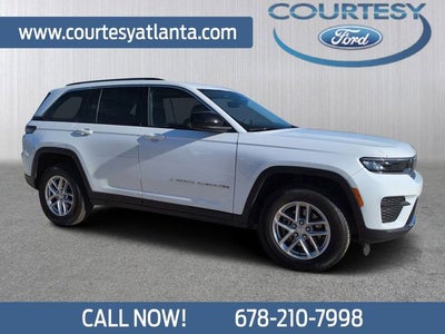 2023 Jeep Grand Cherokee Laredo 4WD