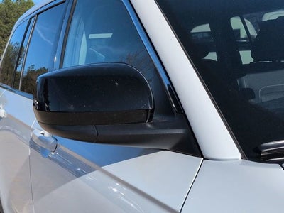 2023 Jeep Grand Cherokee Laredo 4WD