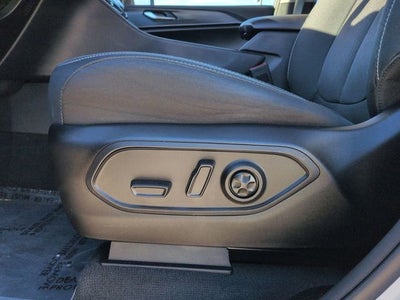 2023 Jeep Grand Cherokee Laredo 4WD