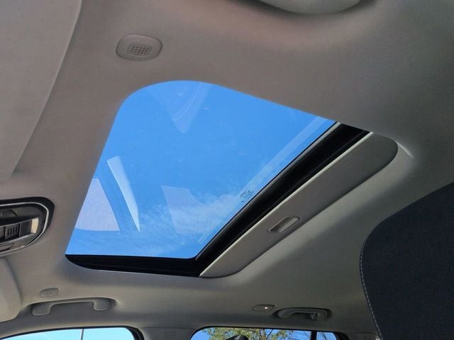 2023 Jeep Grand Cherokee Laredo 4WD