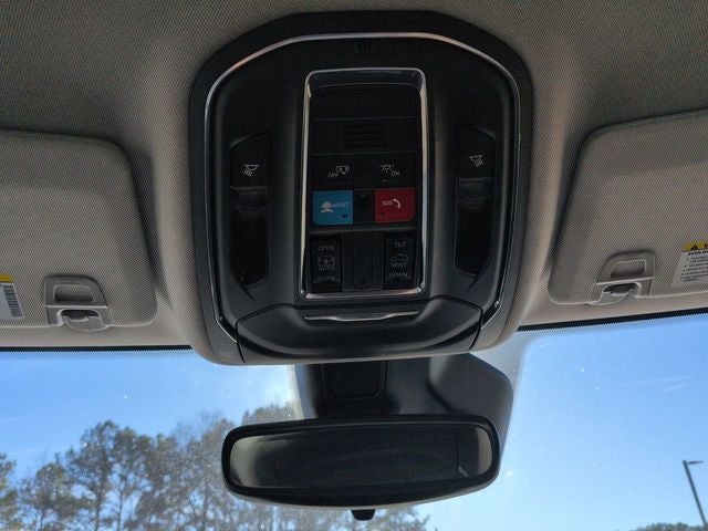 2023 Jeep Grand Cherokee Laredo 4WD