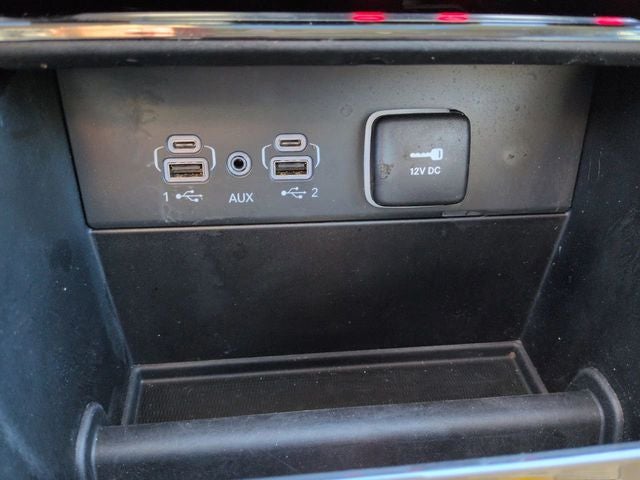 2023 Jeep Grand Cherokee Laredo 4WD