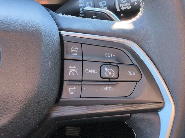 2023 Jeep Grand Cherokee Laredo 4WD