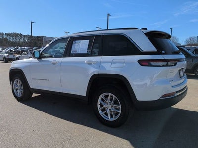 2023 Jeep Grand Cherokee Laredo 4WD