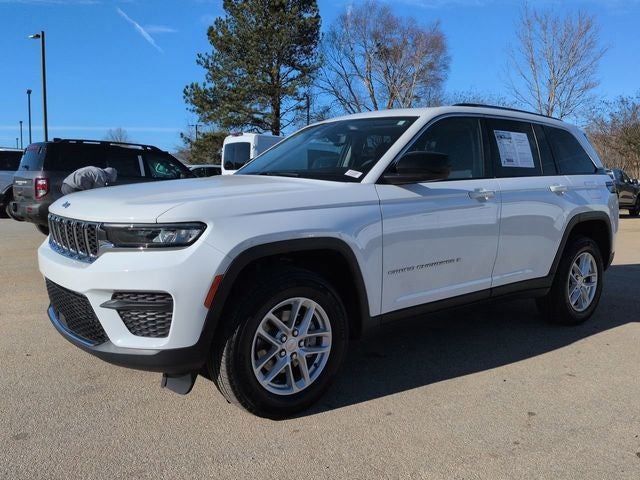 2023 Jeep Grand Cherokee Laredo 4WD