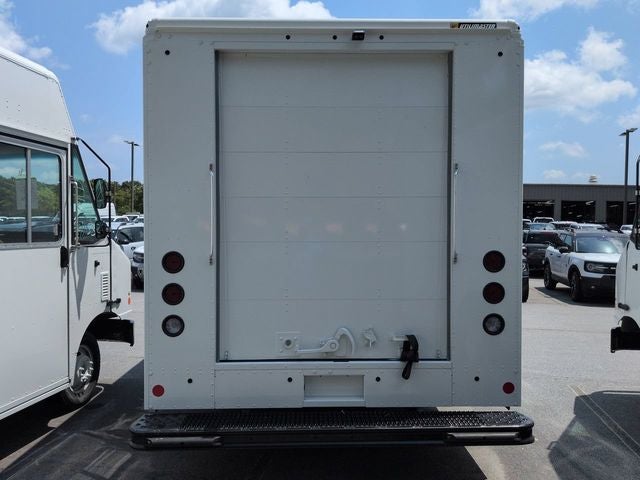 2027 Ford E-450SD Base