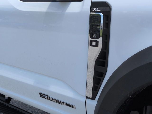 2025 Ford F-600SD XL