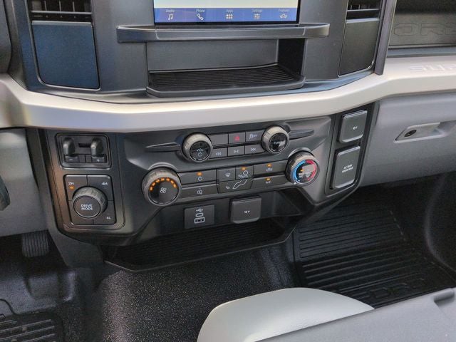 2025 Ford F-600SD XL