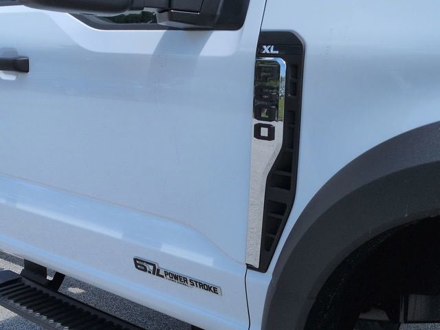 2025 Ford F-600SD XL