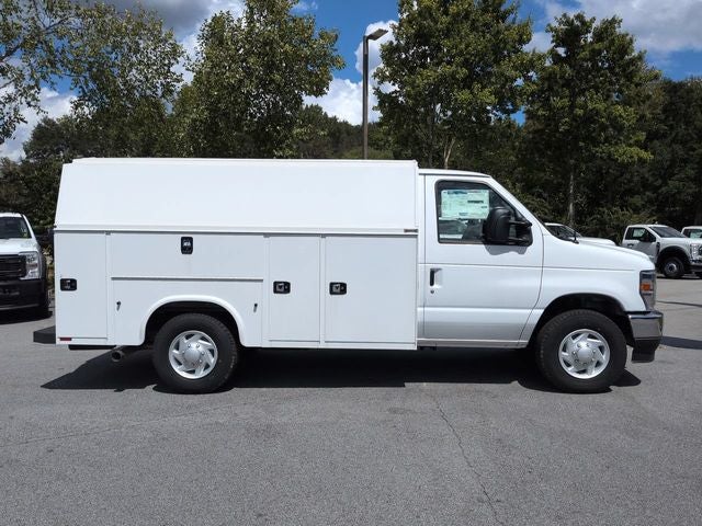 2026 Ford E-350SD Base Cutaway
