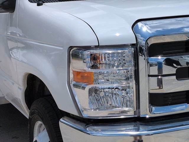 2027 Ford E-350SD Base Cutaway