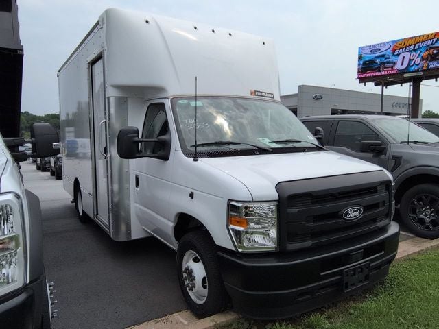 2026 Ford E-350SD Base Cutaway