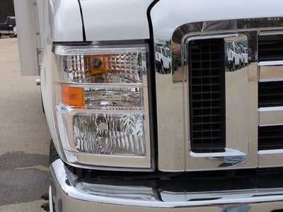 2025 Ford E-350SD Base Cutaway