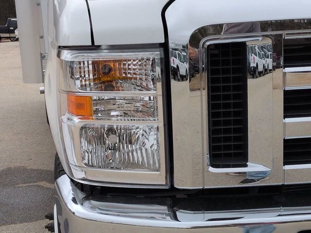 2025 Ford E-350SD Base Cutaway