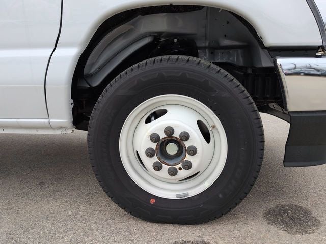 2025 Ford E-350SD Base Cutaway