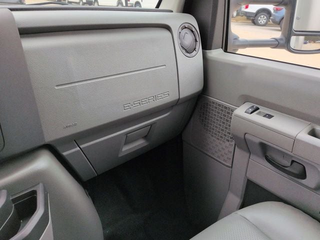 2025 Ford E-350SD Base Cutaway
