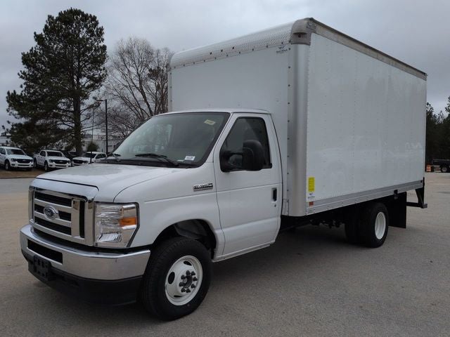 2025 Ford E-350SD Base Cutaway
