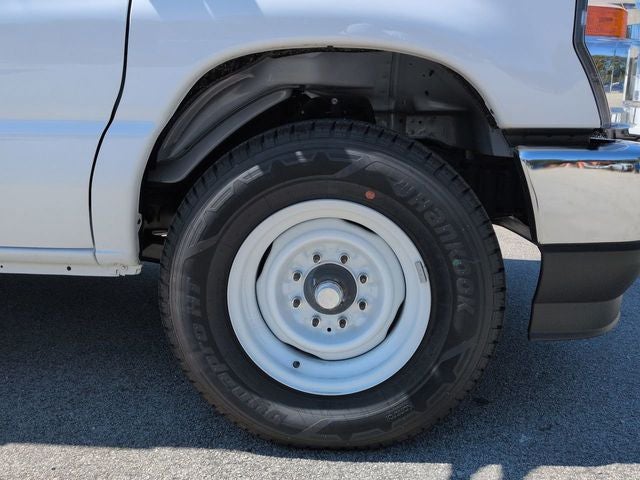 2025 Ford E-350SD Base Cutaway