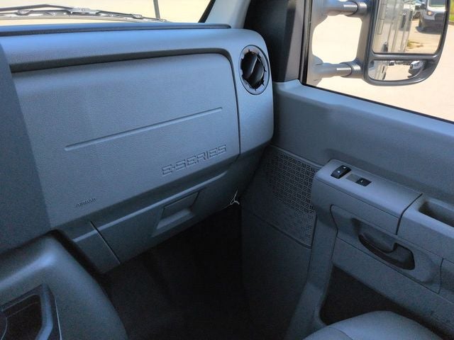2025 Ford E-350SD Base Cutaway