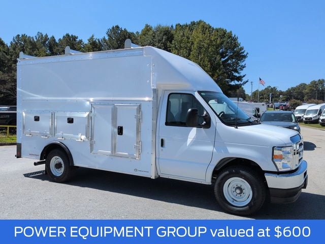 2025 Ford E-350SD Base Cutaway