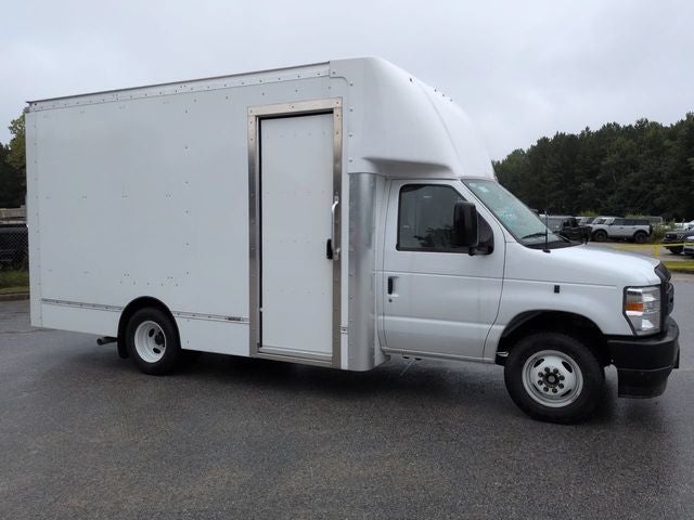 2026 Ford E-350SD Base Cutaway