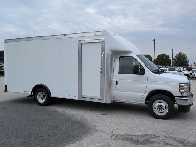 2027 Ford E-350SD Base Cutaway