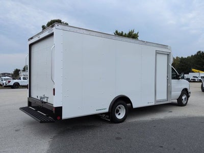 2027 Ford E-350SD Base Cutaway