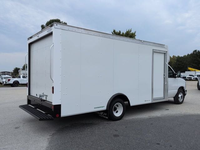 2027 Ford E-350SD Base Cutaway