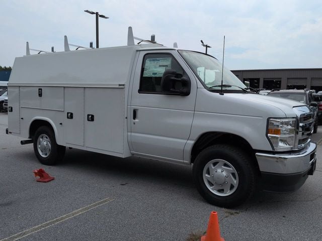 2026 Ford E-350SD Base Cutaway