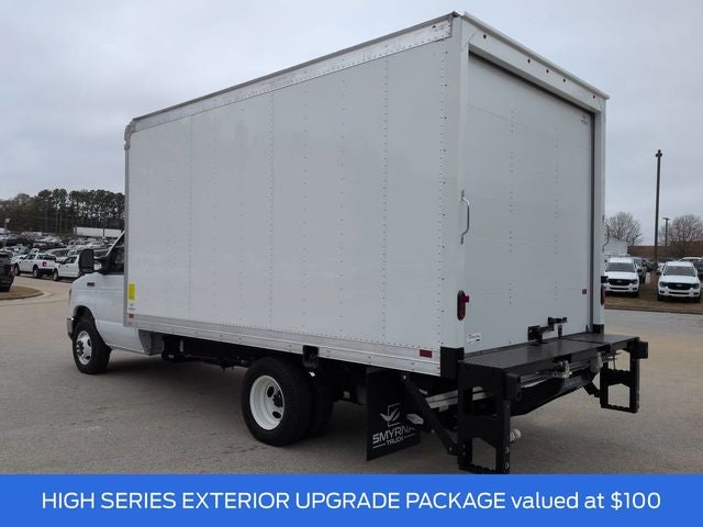 2025 Ford E-350SD Base Cutaway