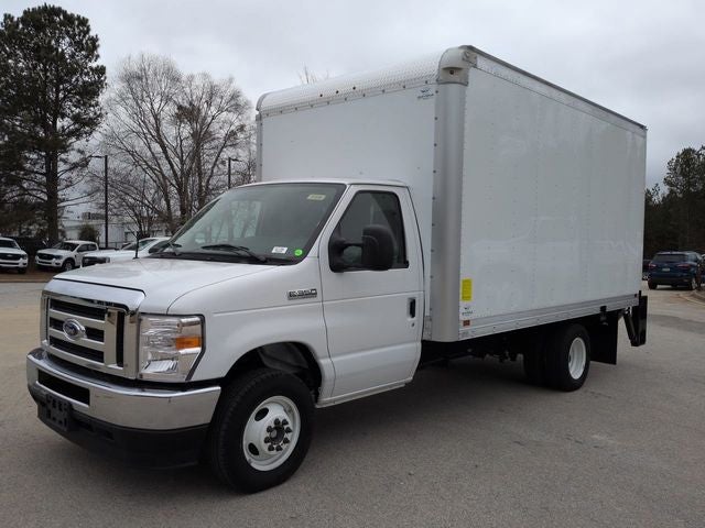 2025 Ford E-350SD Base Cutaway