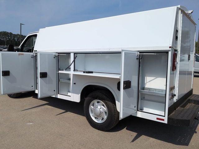 2026 Ford E-350SD Base Cutaway