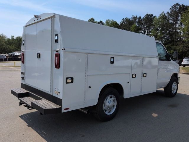 2026 Ford E-350SD Base Cutaway