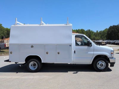 2026 Ford E-350SD Base Cutaway