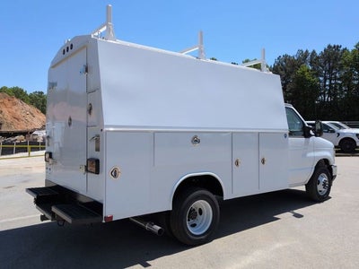 2026 Ford E-350SD Base Cutaway