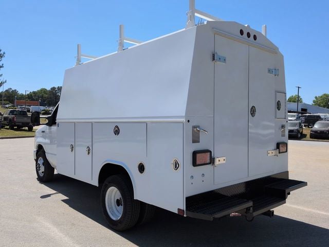 2026 Ford E-350SD Base Cutaway