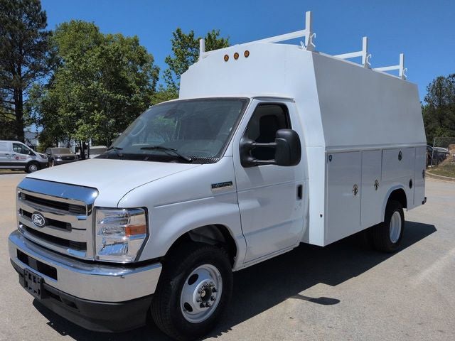 2026 Ford E-350SD Base Cutaway