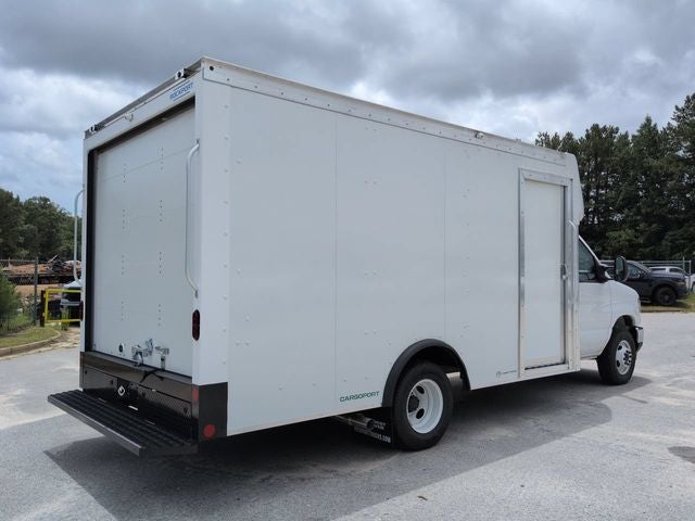 2027 Ford E-350SD Base Cutaway