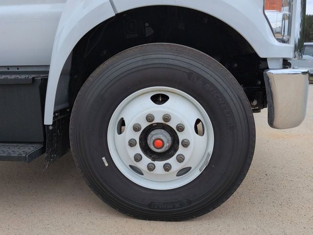 2027 Ford F-750SD Base