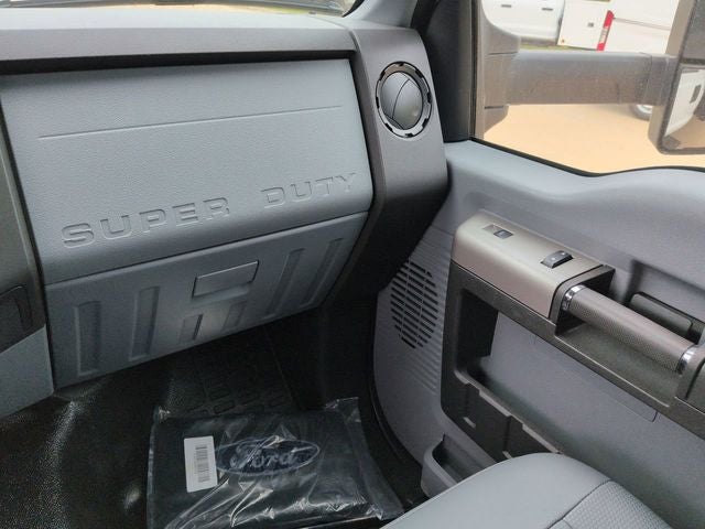 2027 Ford F-750SD Base