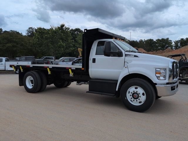 2027 Ford F-750SD Base