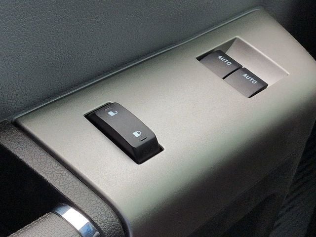2027 Ford F-750SD Base