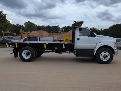 2027 Ford F-750SD Base