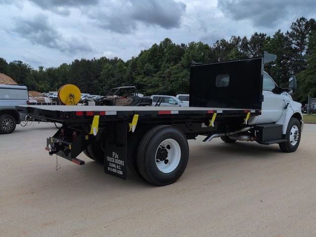 2027 Ford F-750SD Base