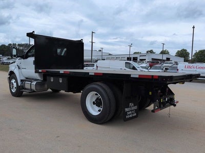 2027 Ford F-750SD Base