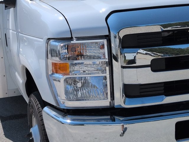 2027 Ford E-450SD Base