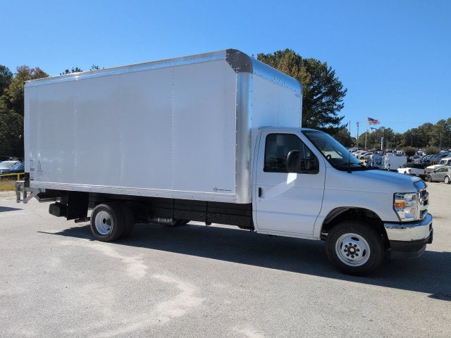2027 Ford E-450SD Base