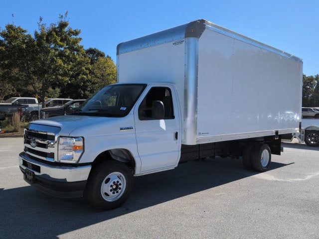 2027 Ford E-450SD Base