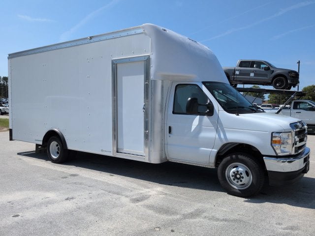 2027 Ford E-450SD Base