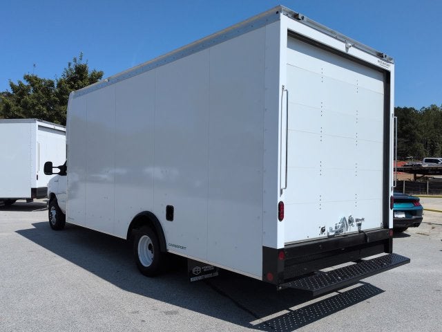 2027 Ford E-450SD Base